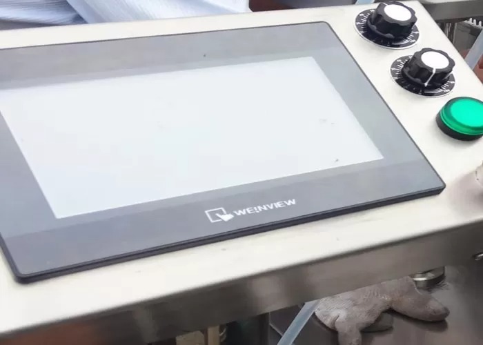 Elektronische vloeistof vulmachine met Siemens touchscreen interface
